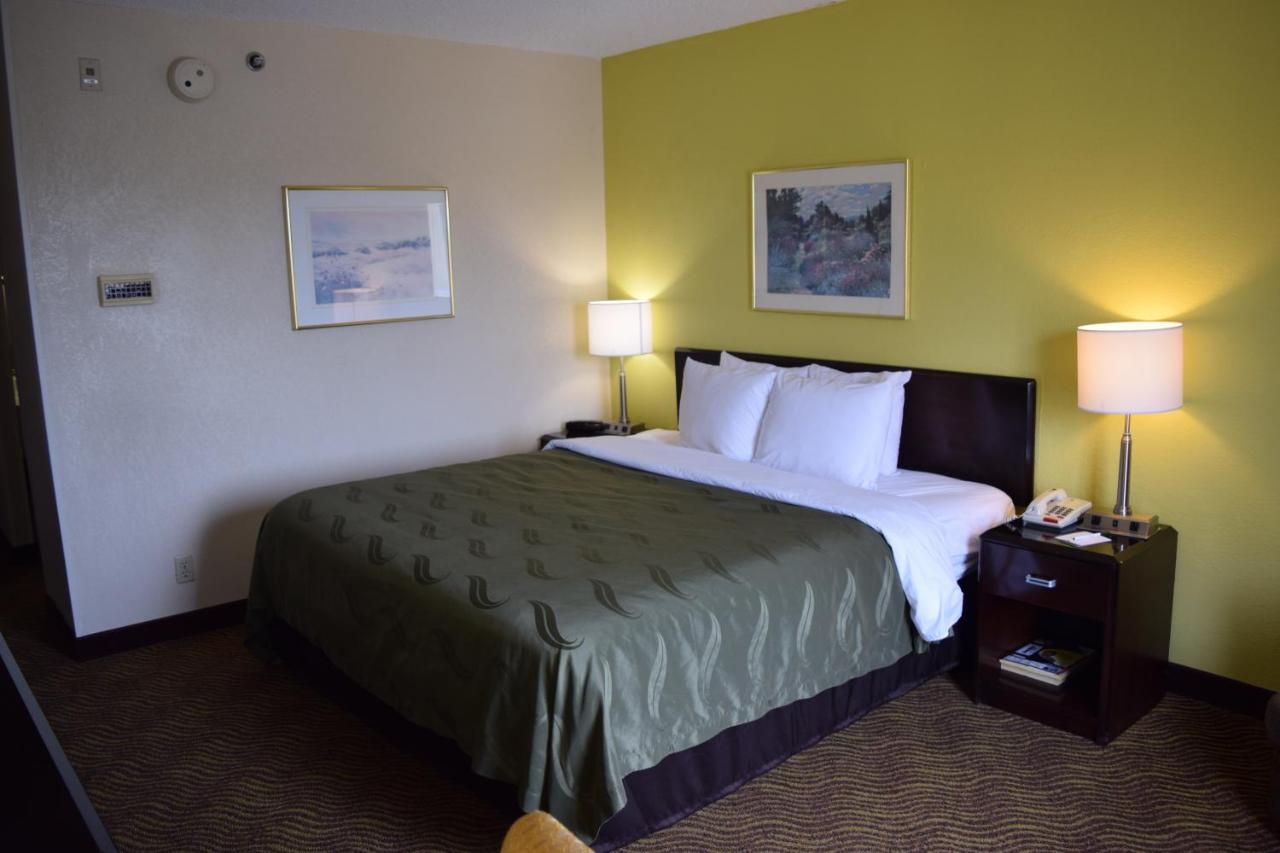 רוקי מאונט Quality Inn מראה חיצוני תמונה