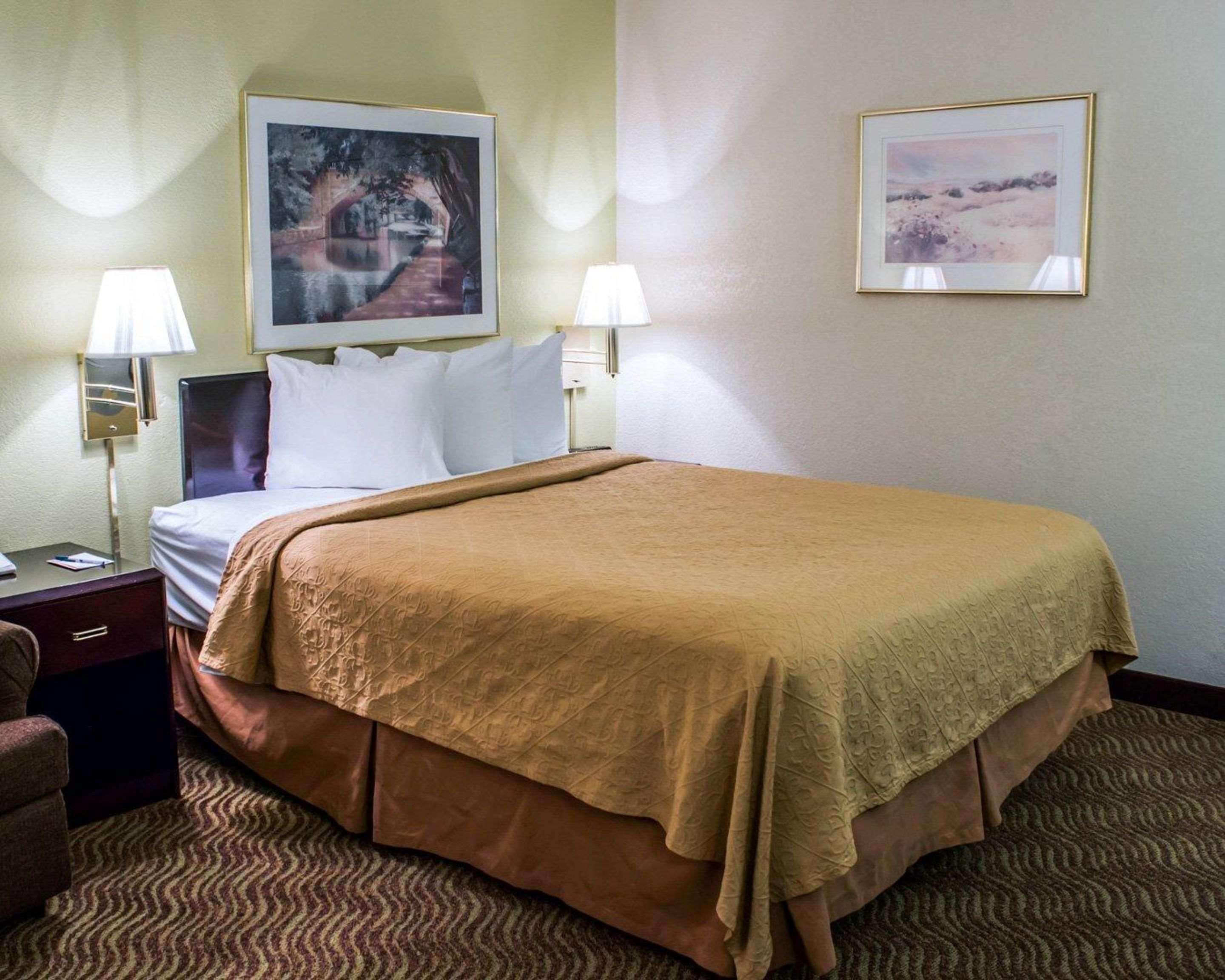רוקי מאונט Quality Inn מראה חיצוני תמונה