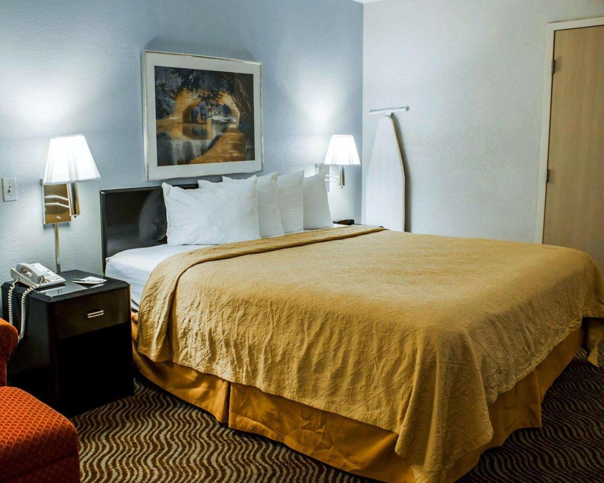 רוקי מאונט Quality Inn מראה חיצוני תמונה