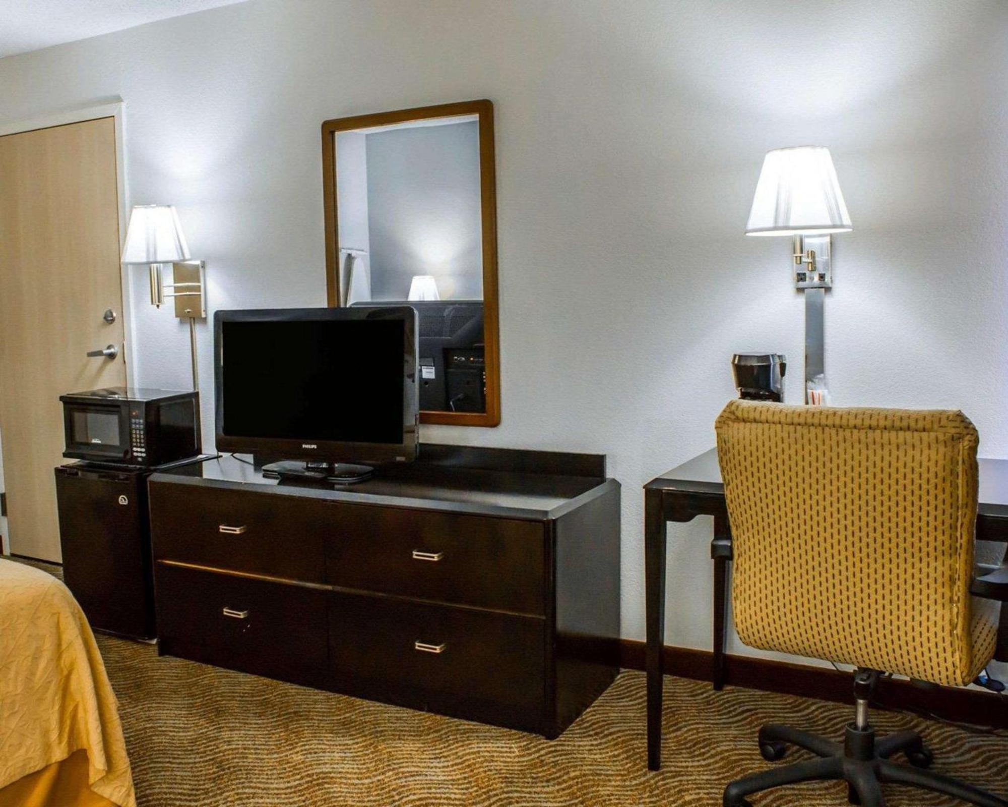 רוקי מאונט Quality Inn מראה חיצוני תמונה