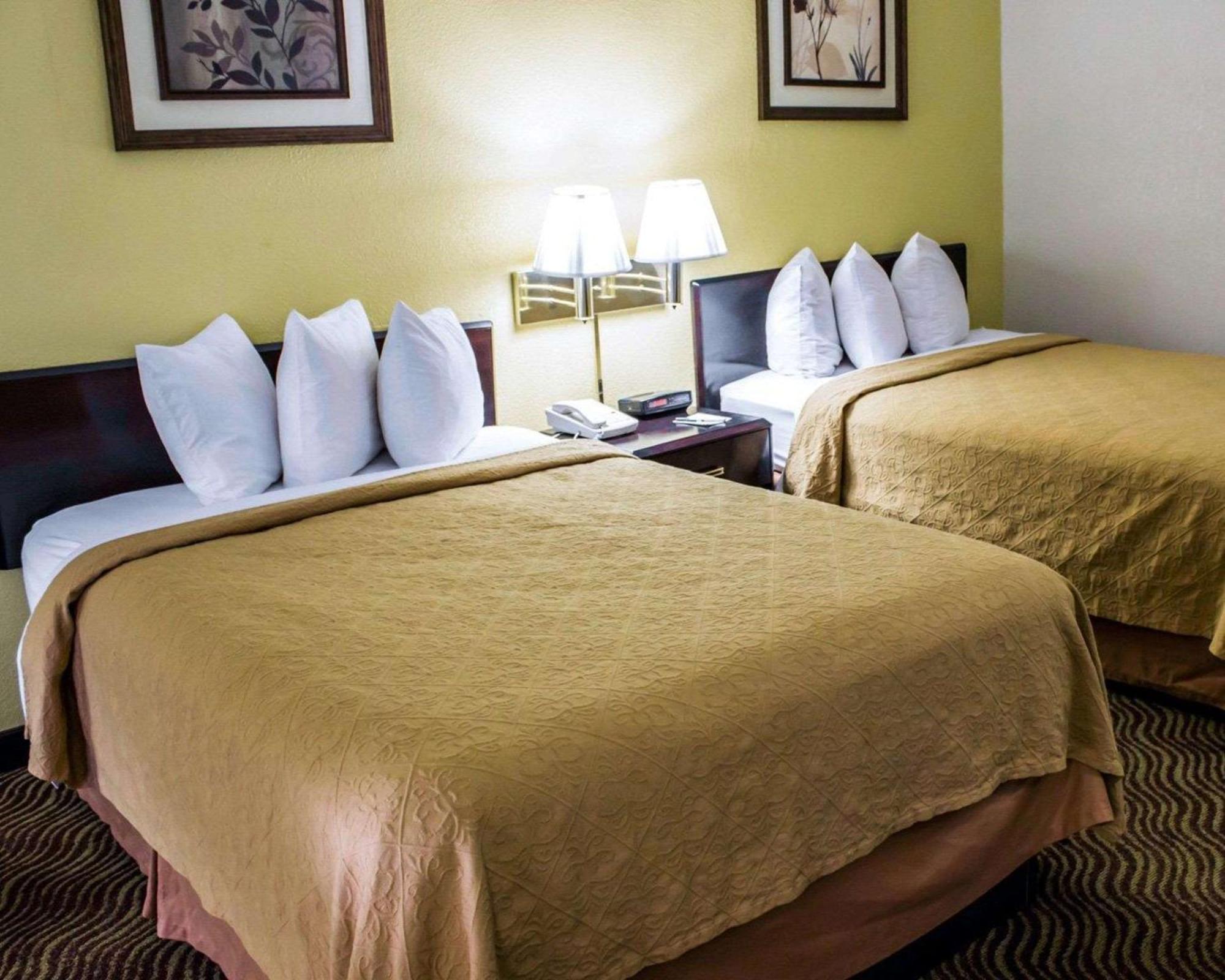 רוקי מאונט Quality Inn מראה חיצוני תמונה