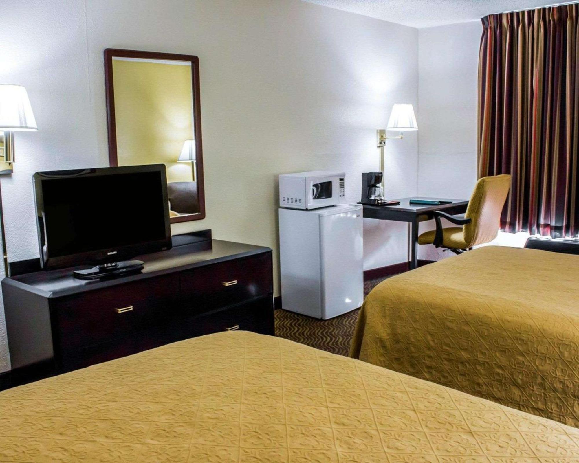 רוקי מאונט Quality Inn מראה חיצוני תמונה