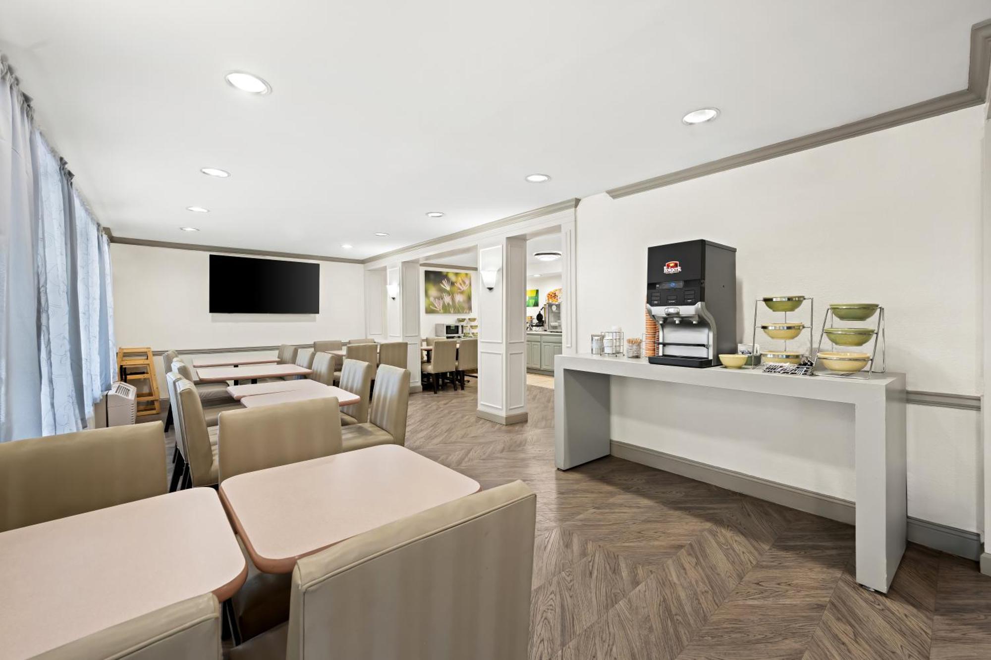 רוקי מאונט Quality Inn מראה חיצוני תמונה